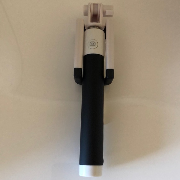 Cell Phone Pink and Black Foldable Camera Holder - Picture 4 of 6